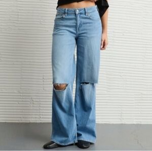 American Eagle dreamy drape stretch ripped low rise baggy wide leg jeans 4 Short